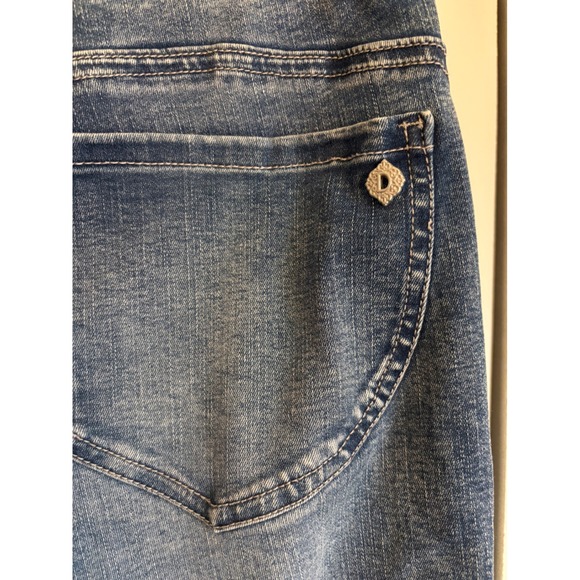 Democracy Ab Solution Five-Pocket Jeans – Size 10 - Picture 9 of 10